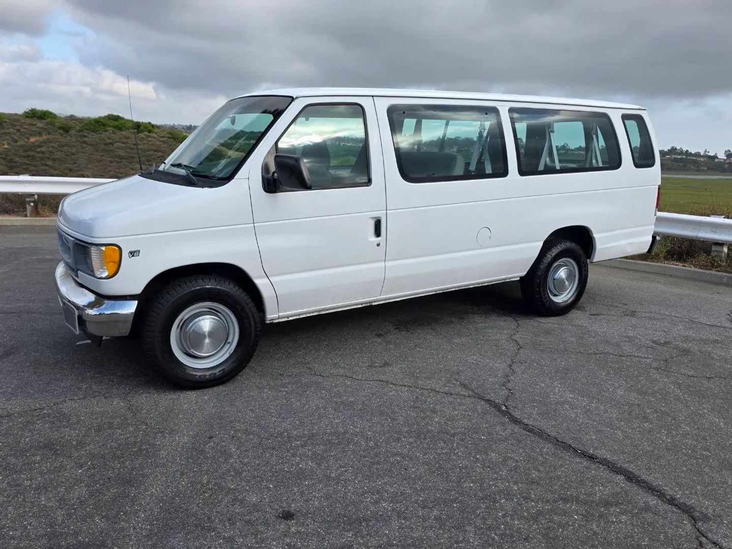 ford econoline wagon 2001 1FBSS31MX1HB70024 image ford econoline wagon 2001 1FBSS31MX1HB70024 image